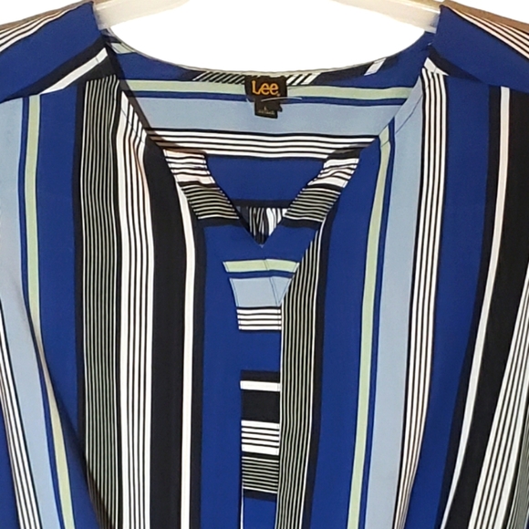 Lee women's blue striped tie front pullover polyester blouse. 1065 - Picture 2 of 5